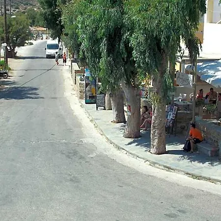 Manousos' * Galissas